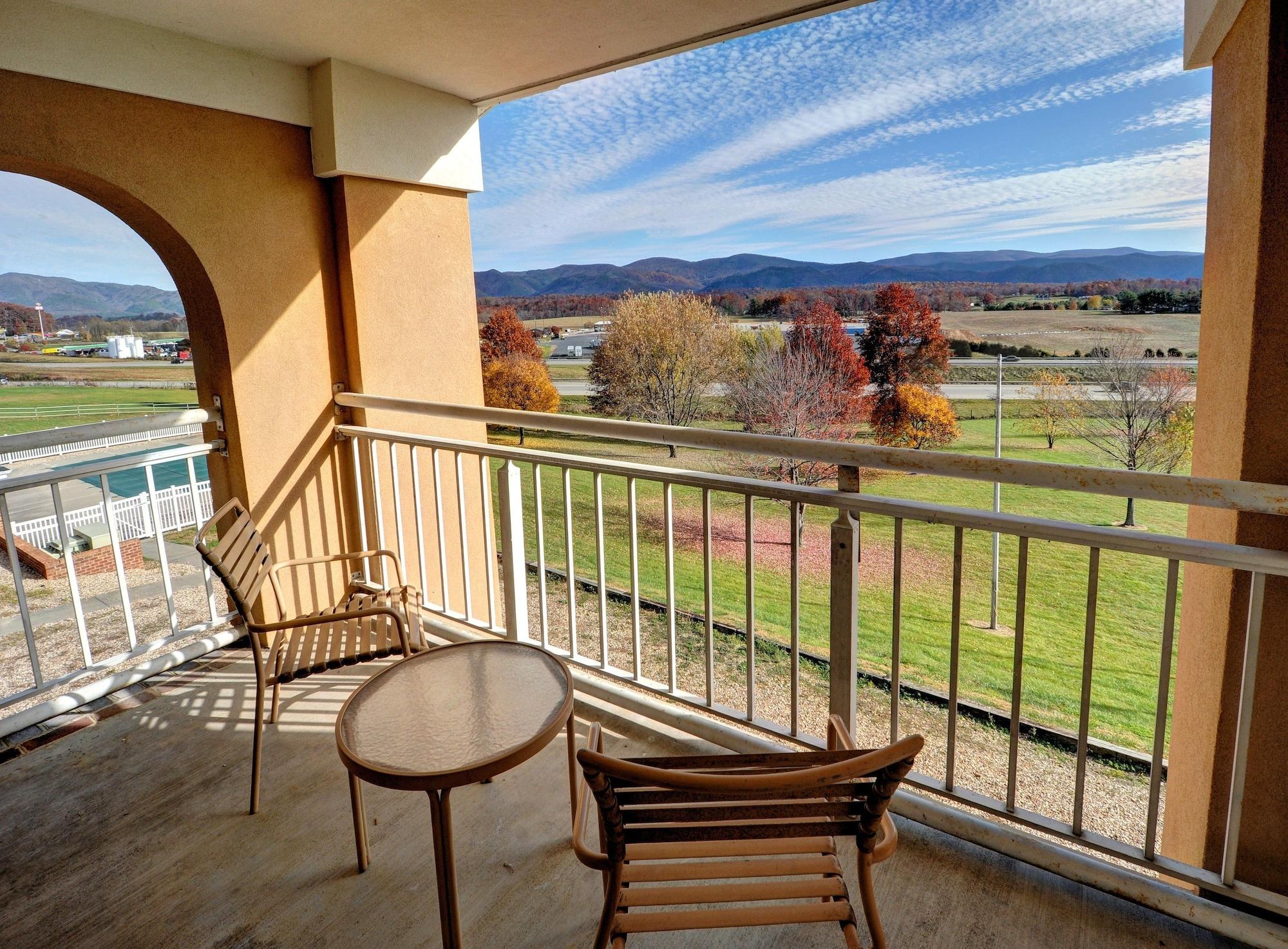 Comfort Inn & Suites Raphine - Lexington Near I-81 And I-64 Экстерьер фото