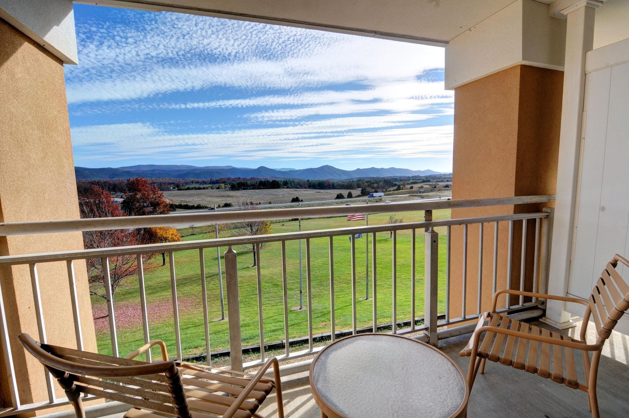 Comfort Inn & Suites Raphine - Lexington Near I-81 And I-64 Экстерьер фото