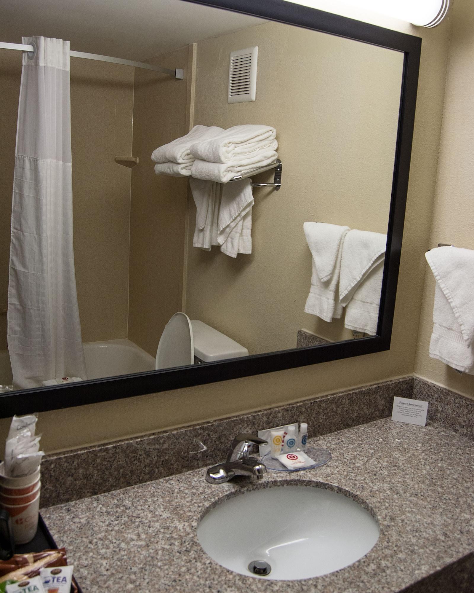 Comfort Inn & Suites Raphine - Lexington Near I-81 And I-64 Экстерьер фото