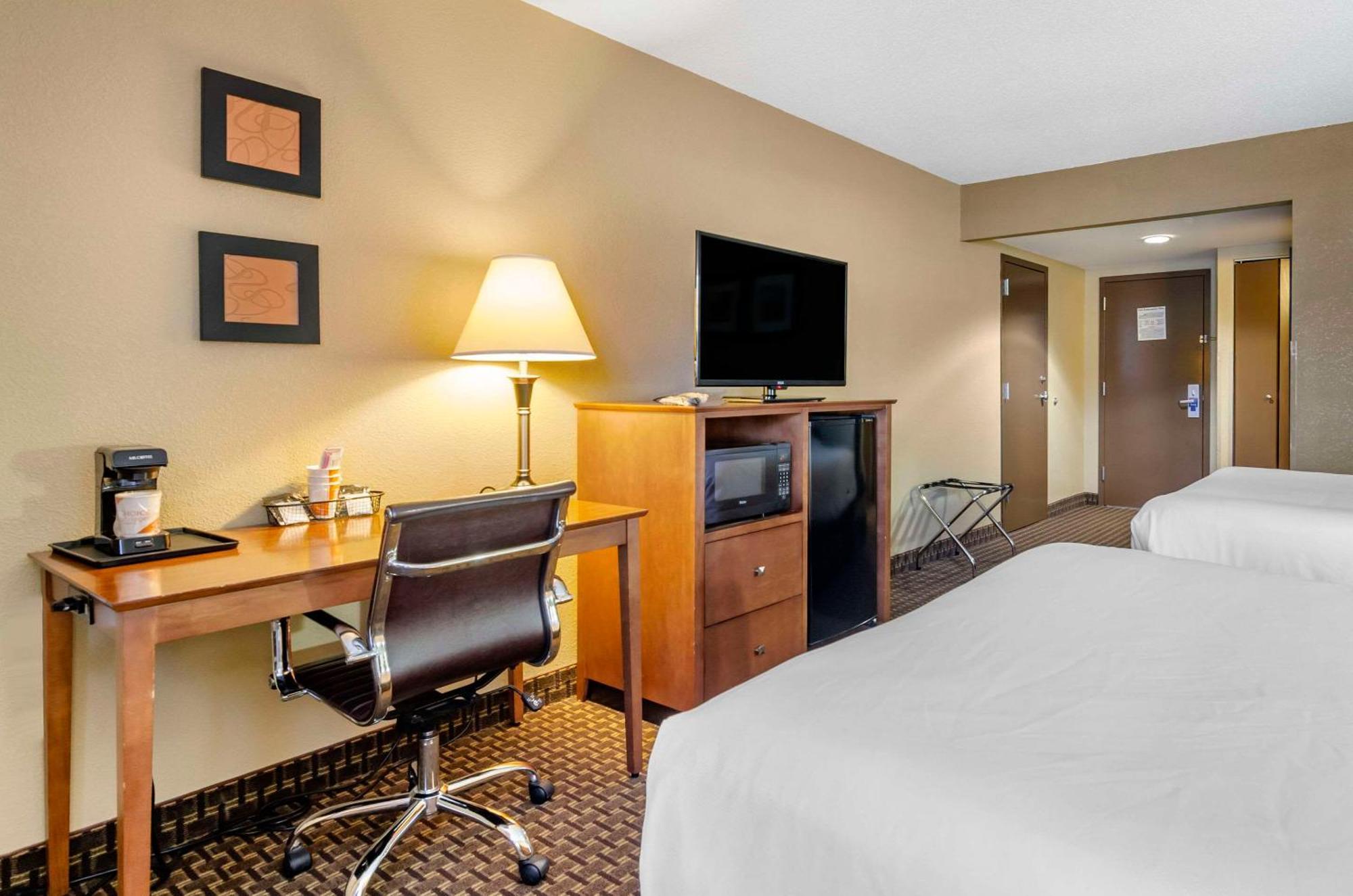 Comfort Inn & Suites Raphine - Lexington Near I-81 And I-64 Экстерьер фото