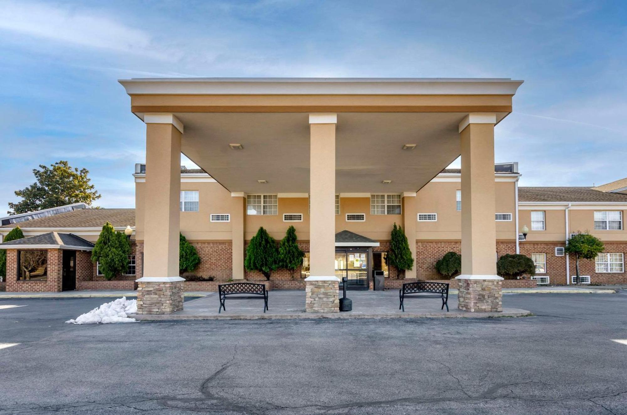 Comfort Inn & Suites Raphine - Lexington Near I-81 And I-64 Экстерьер фото